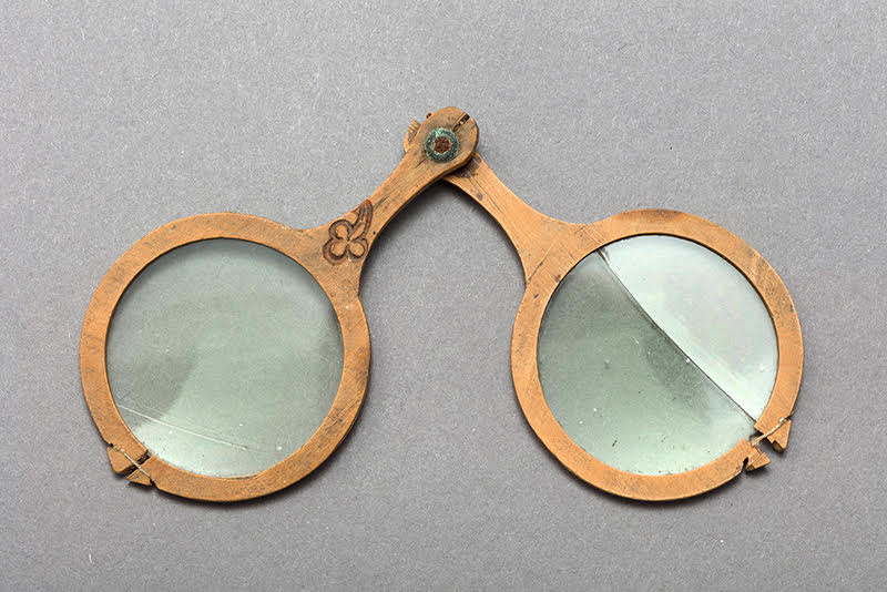 Middeleeuwse houten bril uit klooster Wienhausen